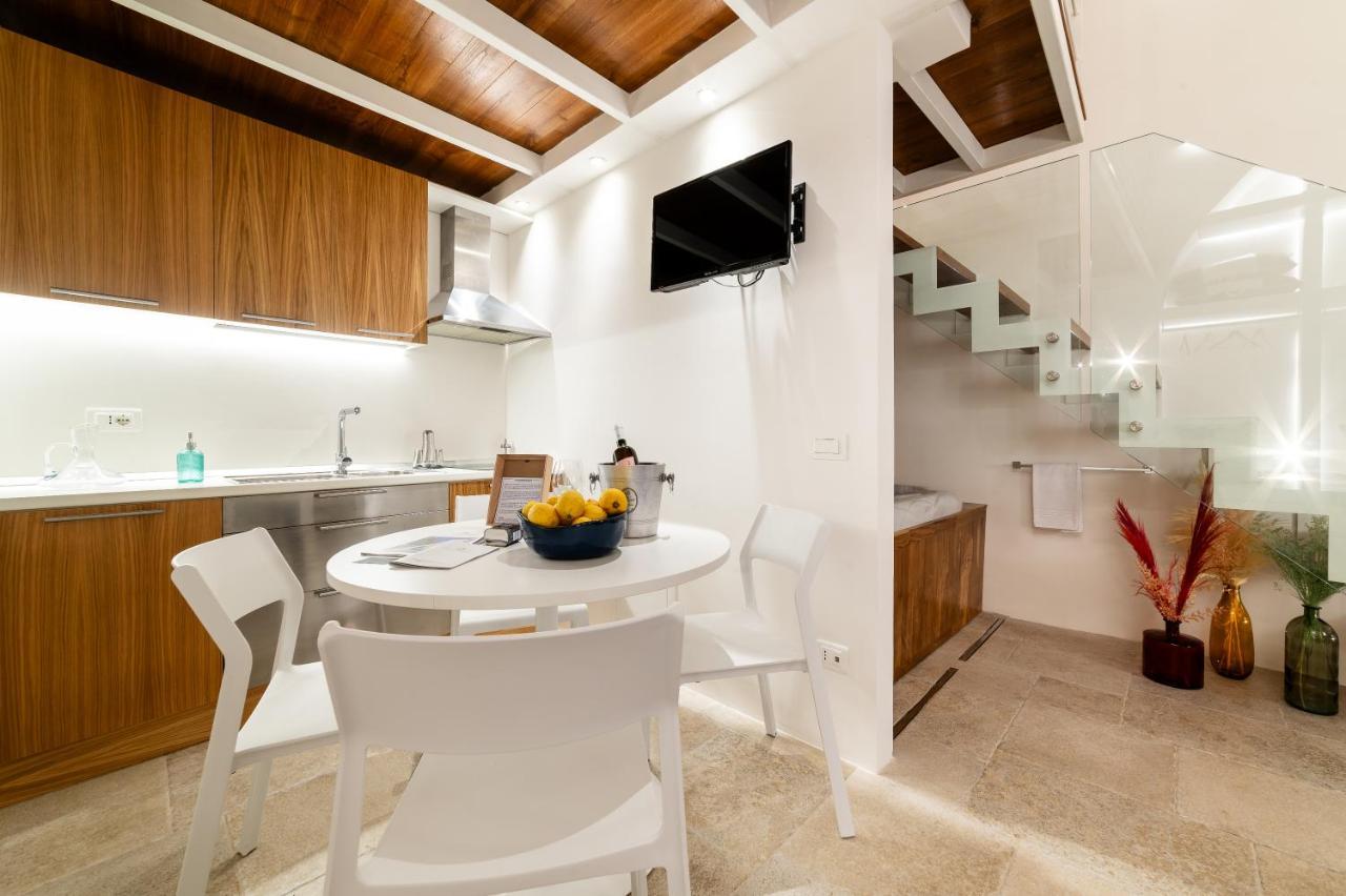 Old Court Luxury Suite&Spa By Monholiday Monopoli Zewnętrze zdjęcie